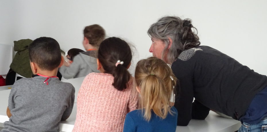 Atelier "Architectures, formes et volumes" adapté aux élèves de maternelle.